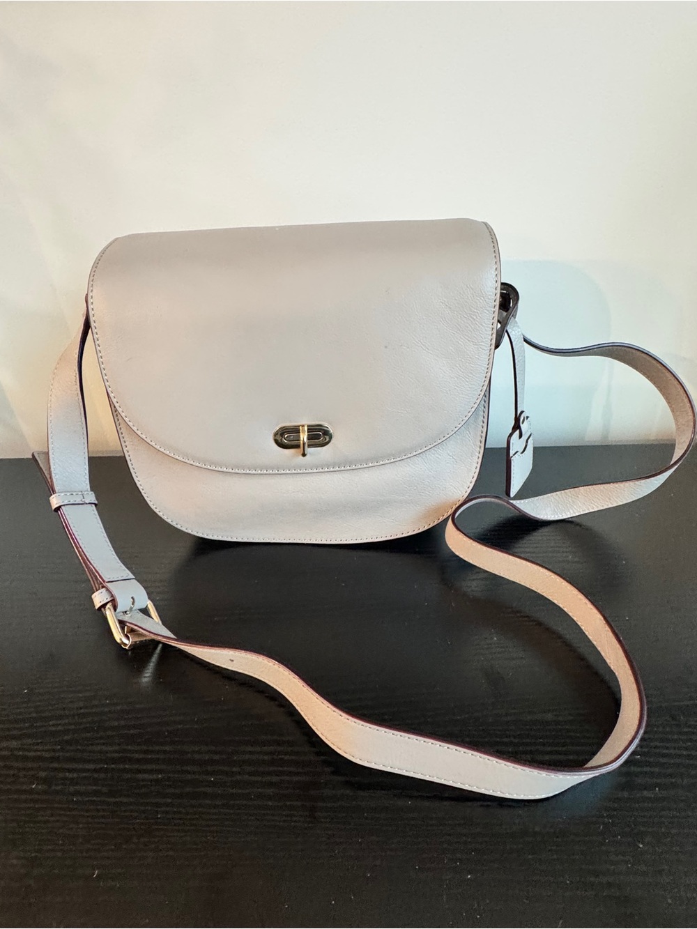 Lo & Sons Classic Leather Crossbody Camera Bag/Purse in Light Gray